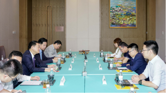 省新利体育集团党委书记、董事长任丁与腾讯“王者荣耀”CTO邓君、腾讯大成网总裁郑亮座谈交流
