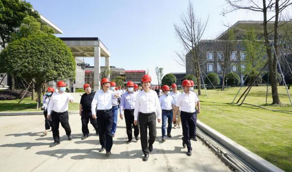 奋战27天 争取“一号工程”建设首胜 ——新利体育集团现场调研督导金牛宾馆改（扩）建工程侧记