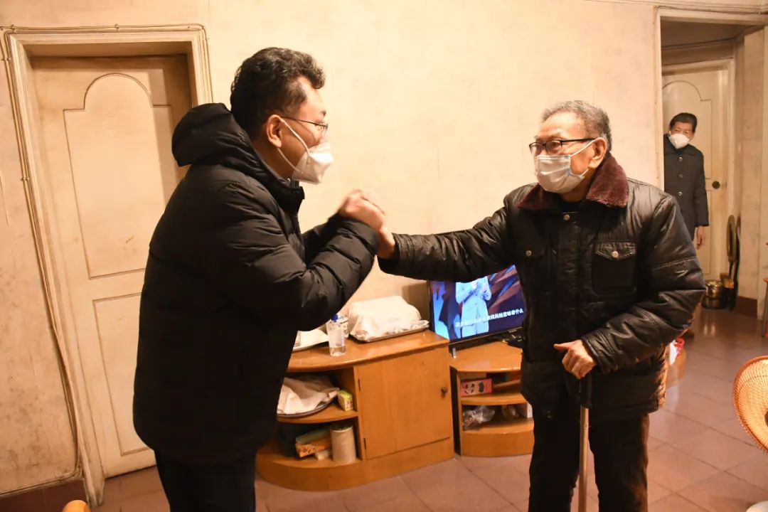 迎春送温暖 眷注暖人心——集团向导班子开展新春走访慰问运动 - 新利体育