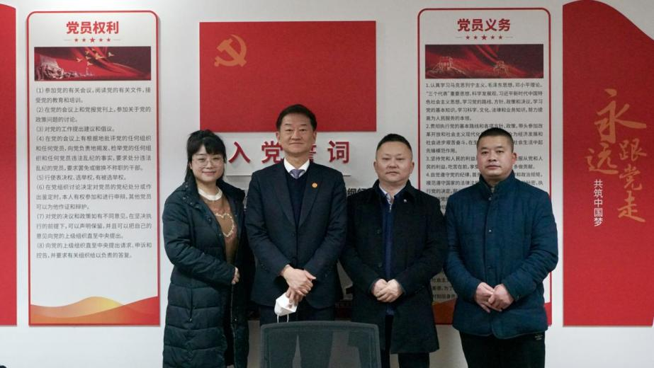 迎春送温暖 眷注暖人心——集团向导班子开展新春走访慰问运动 - 新利体育