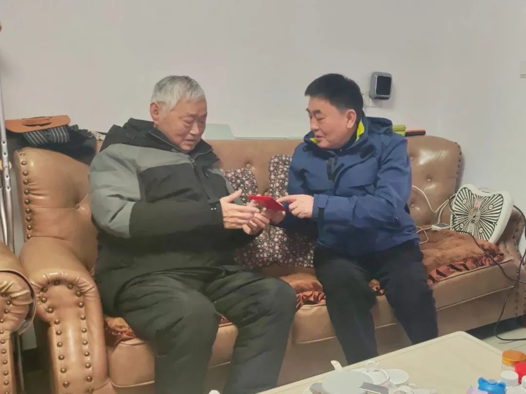 迎春送温暖 眷注暖人心——集团向导班子开展新春走访慰问运动 - 新利体育