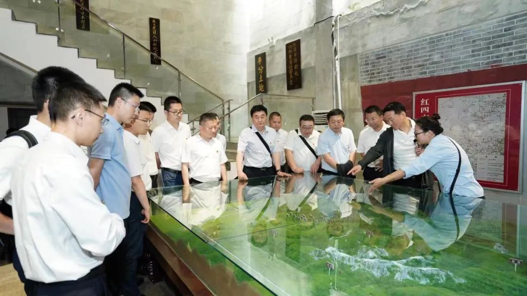 踏寻长征足迹 筑牢信仰之基——省新利体育集团赴红军百丈关战争纪念馆开展主题教育现场教学 - 新利体育