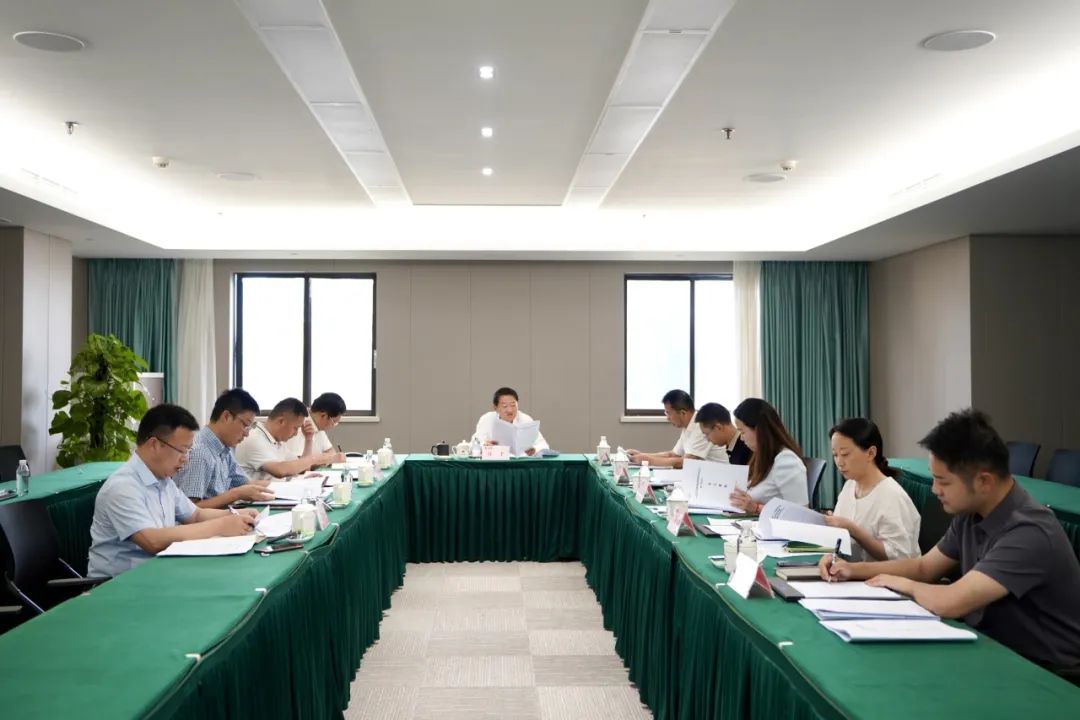 省新利体育集团党委书记、董事长任丁主持新利体育党校第2次校务委员会聚会