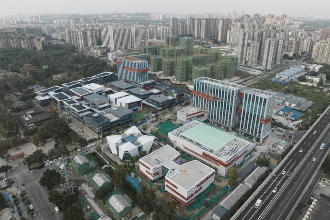 省新利体育集团天府国际动漫城工业建圈强链生长大会暨亮灯仪式圆满举行 - 新利体育