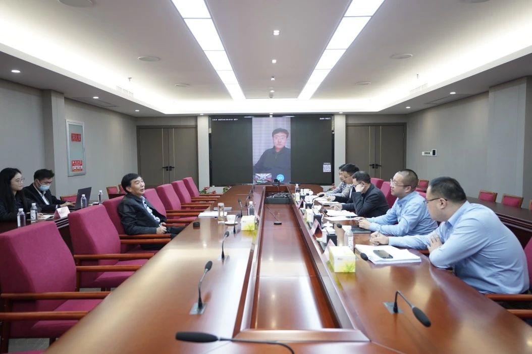 省新利体育集团召开外部董事事情座谈会 - 新利体育
