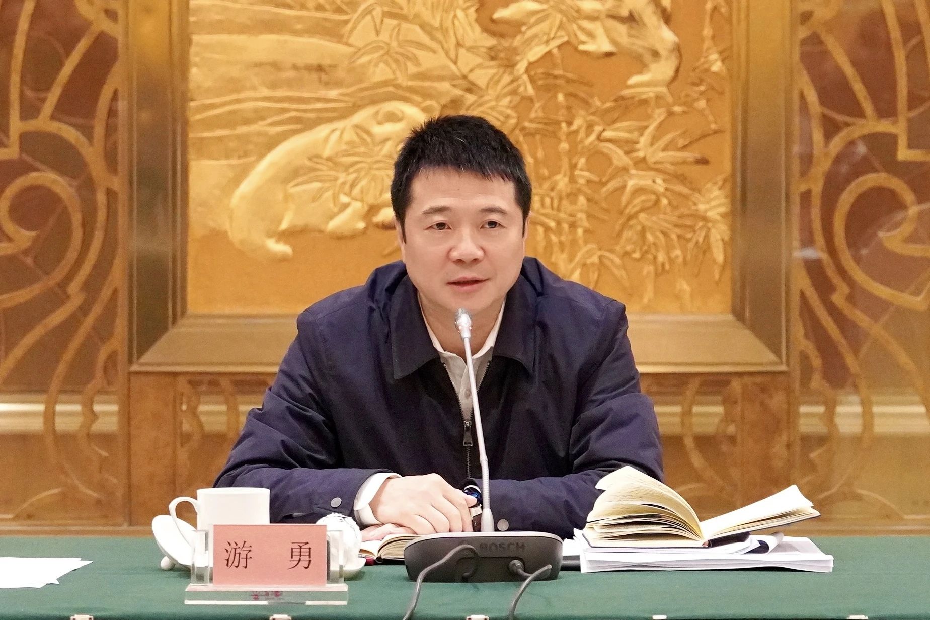 省新利体育集团召开年轻干部座谈会 - 新利体育