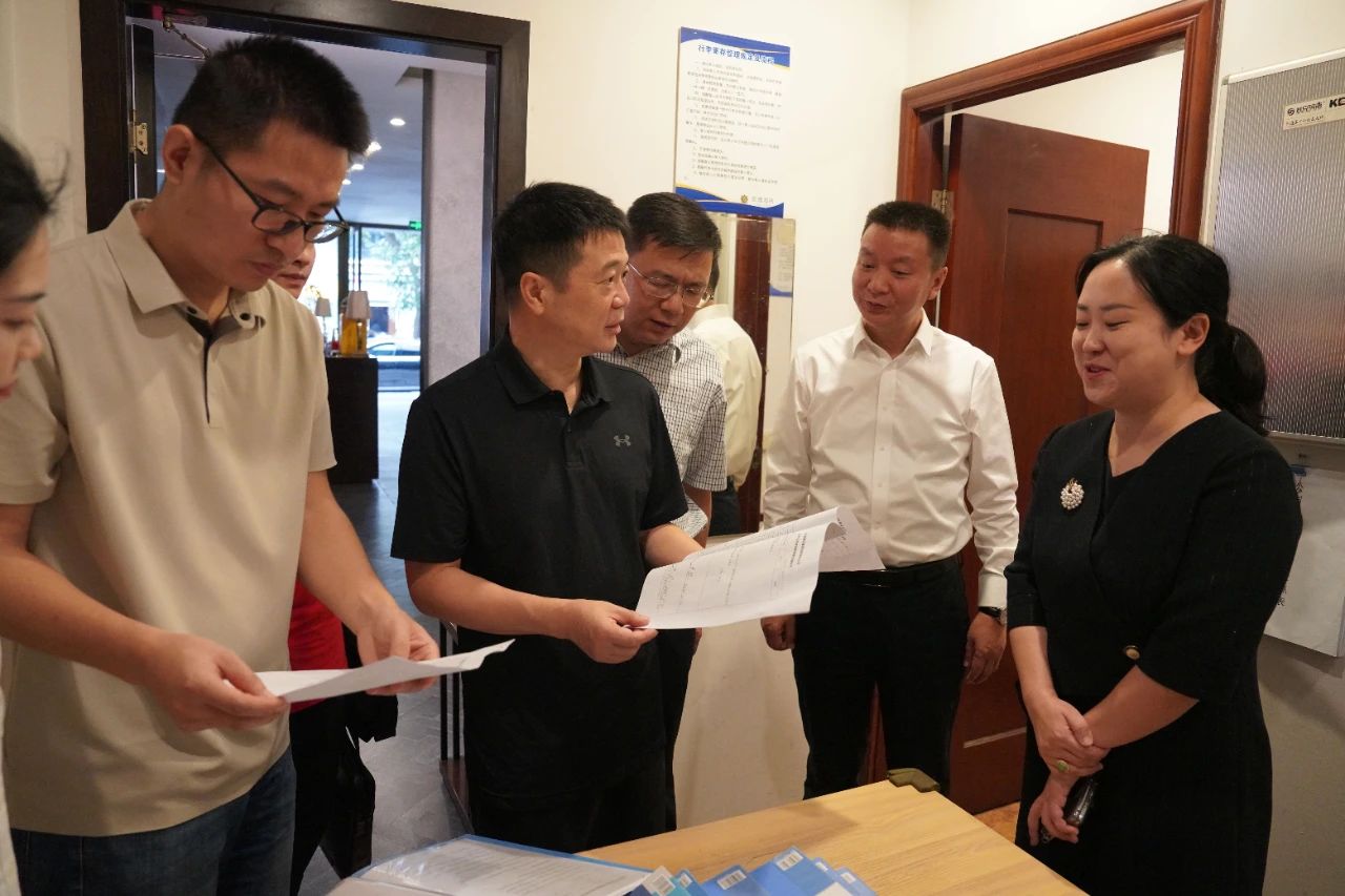 省新利体育集团党委书记、董事长游勇端午节时代检查调研清静生产谋划事情并探望慰问坚守岗位的一线职工 - 新利体育