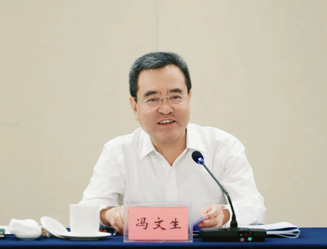 省国资委党委书记、主任冯文生赴宜宾调研国企刷新深化提升行动事情并主持召开片区座谈会 - 新利体育