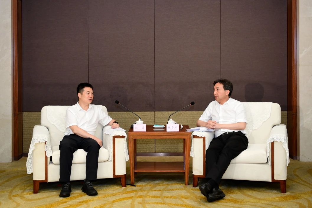 省新利体育集团党委书记、董事长游勇赴巴中、南充开展托底性帮扶及墟落振兴定点帮扶事情调研 - 新利体育