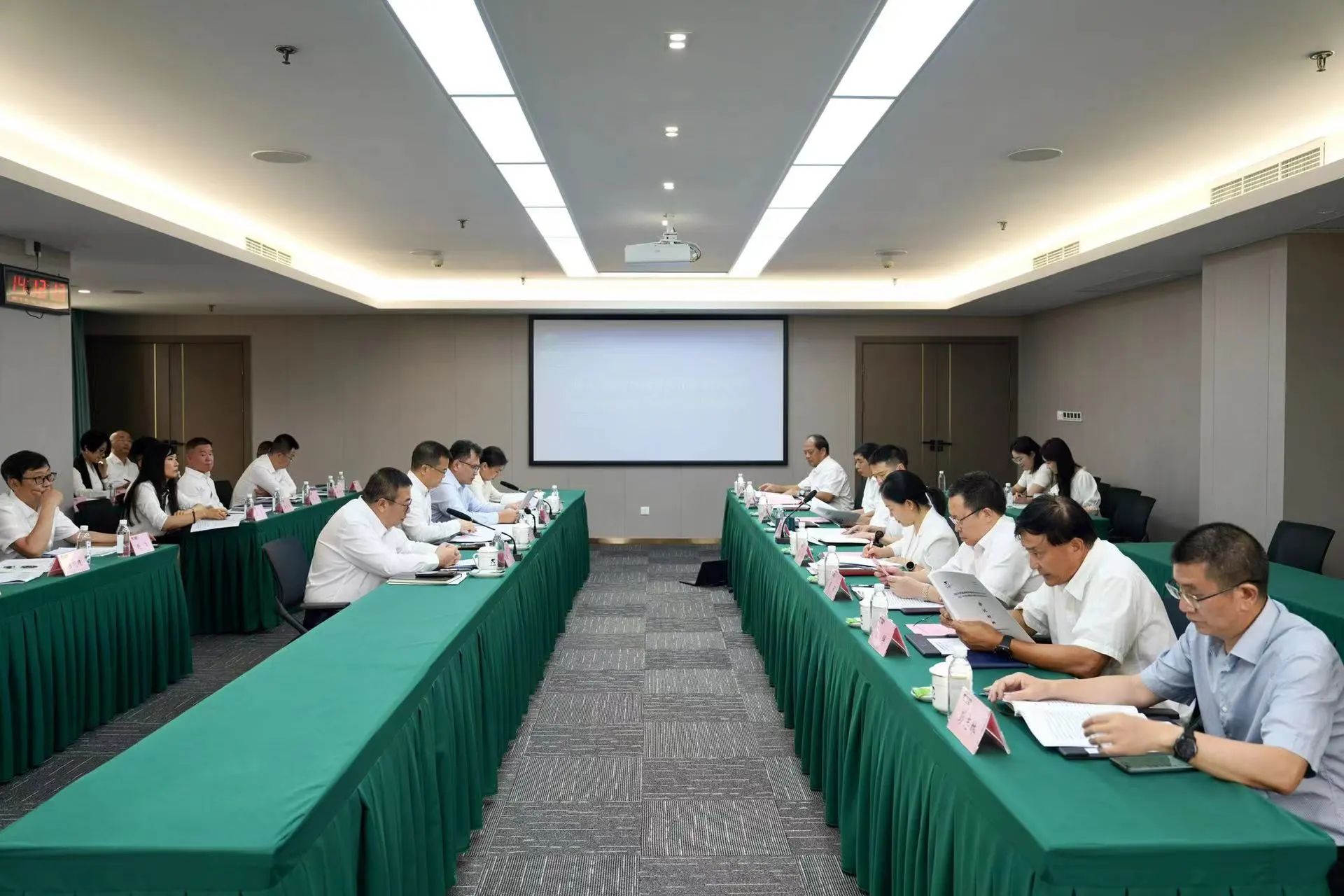 省新利体育集团召开2023年度司理层向董事会述职报告会