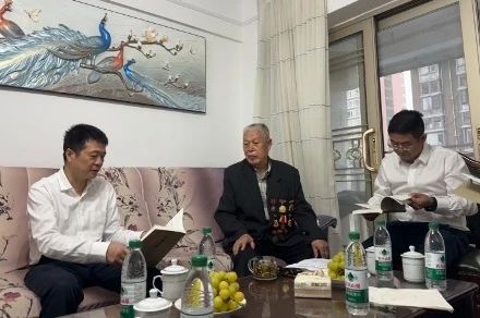 省新利体育集团党委国庆节前夕走访慰问老干部老党员